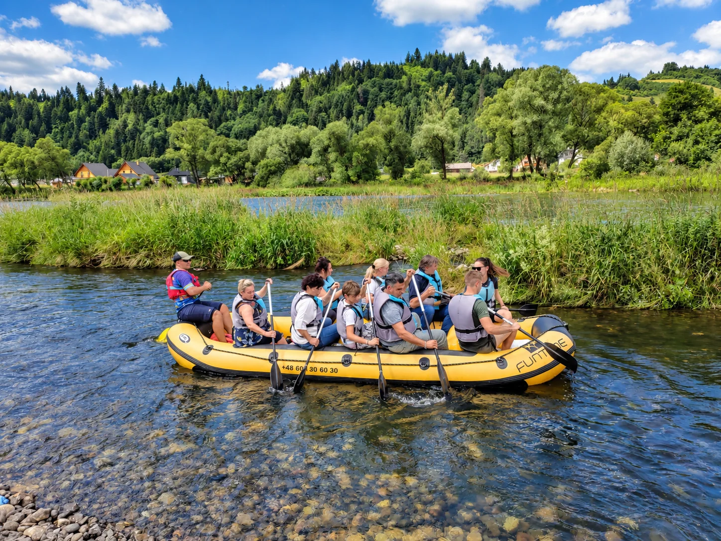 Guests rafting on the Dunajec River in the Pieniny region